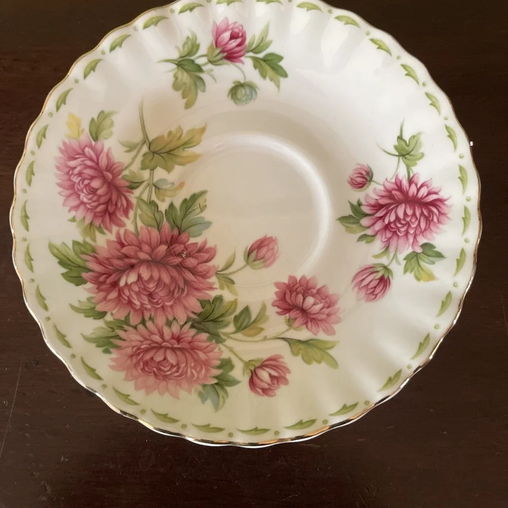 Royal‎ Albert Flower Month November Set Tea Cup Saucer Plate Chrysanthemum